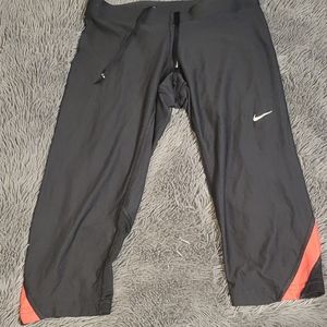 Women's Nike Dri-Fit Capri Leggings. Pocket in back